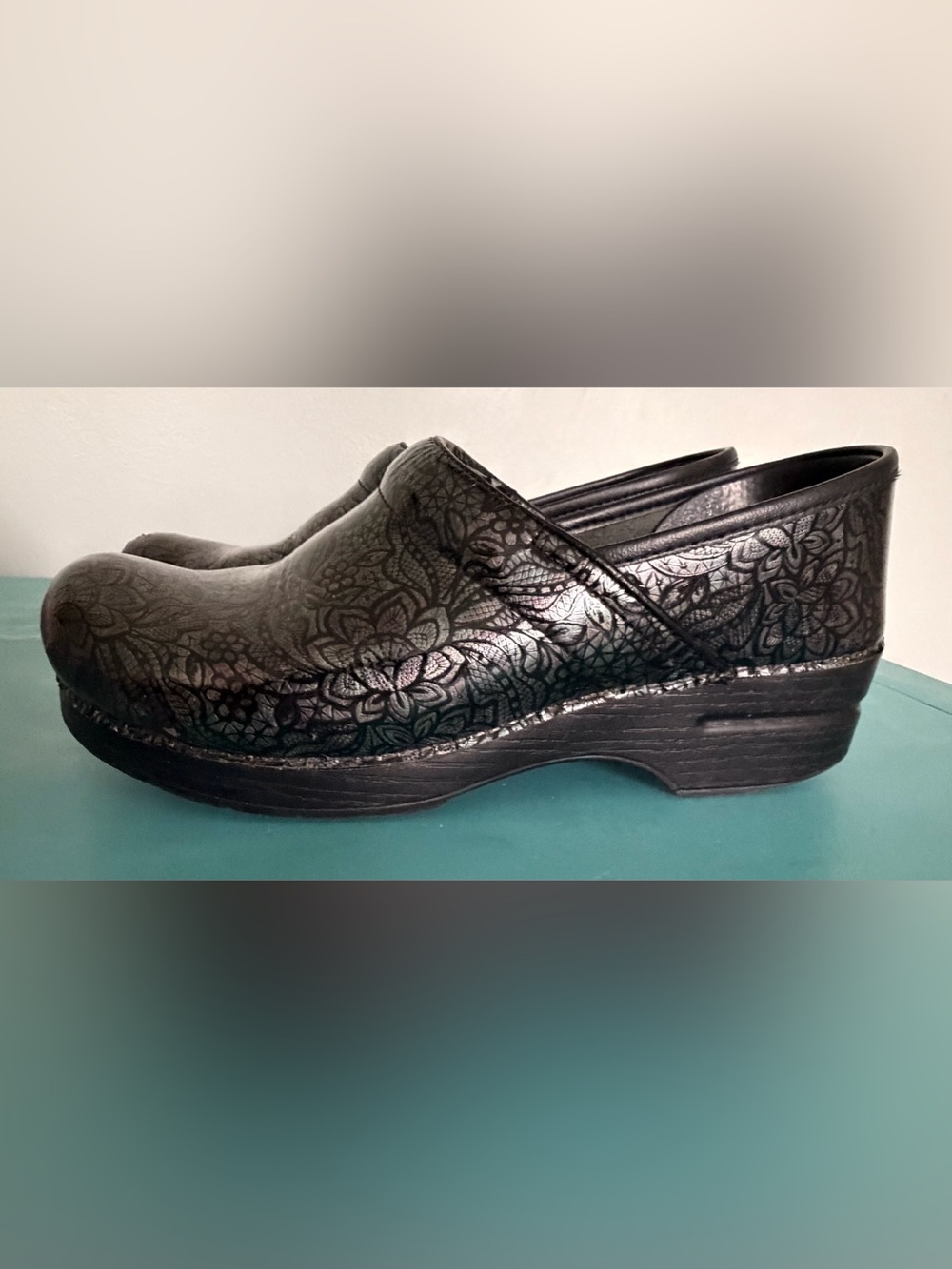 Dansko Professional Patent Lace Clogs Metallic Iridescent Size 41